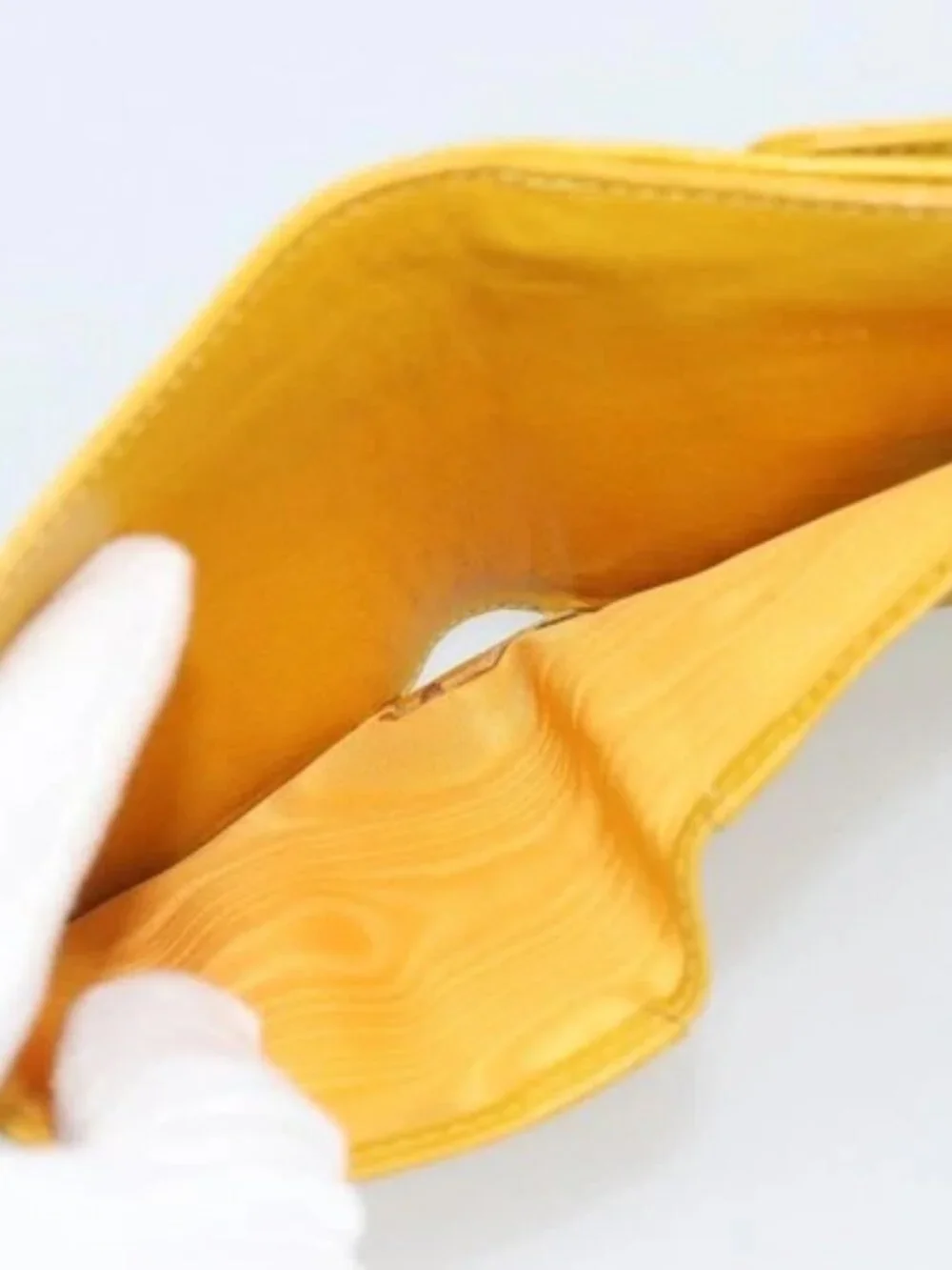 CHANEL COCO Mark Bifold Wallet Grained Calf Skin Yellow CC Auth 188105M